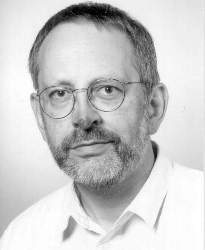 Unter Leitung des Bremer Humangenetikers Professor Jörn Bullerdiek wurde ein Gen auf Chromosom 2 als verantwortlich bei Schilddrüsentumoren identifiziert.