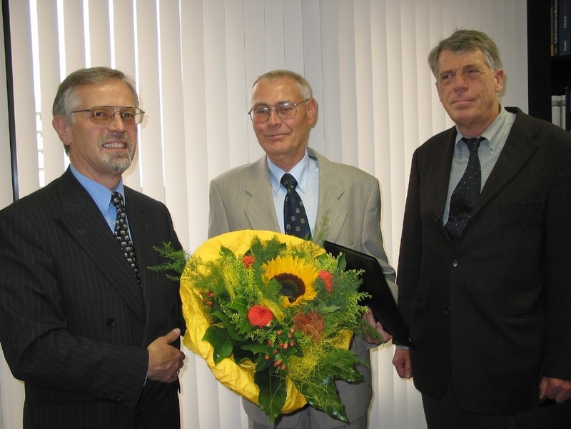 v. l.: Prof. Dr.-Ing. Gerhard Wagner, Rektor der RUB, Prof. Dr. Dietmar Petzina, Gerhard Möller, Kanzler der RUB