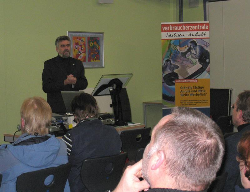 Vortrag von Prof. Dr. Armin Willingmann zum Thema "Rechtliche Gefahren für Kinder und Jugendliche in Alltag, insbesondere Medien und Internet" in der Ganztagesschule Burgbreite in Wernigerode
