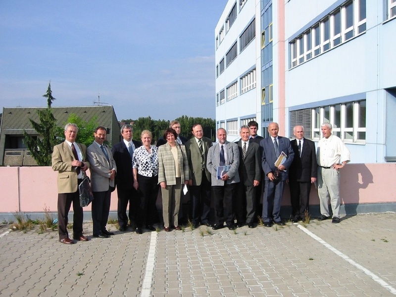 Vertreter der ungarischen Industrie und Hochschulen zu Besuch an der FH Aalen.