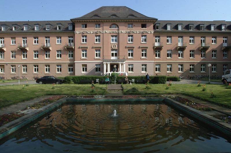 Die alte Ludolf-Krehl-Klinik im Heidelberger Stadtteil Bergheim.