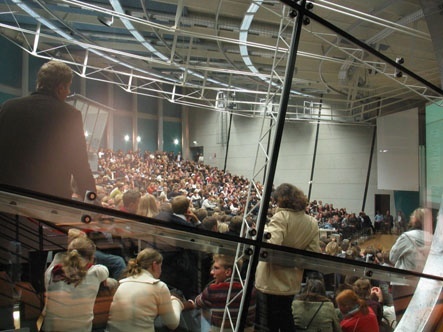 Mehr als 1000 Zuhörer bei der Immatrikulationsstunde im Audimax (Foto: Kühner)