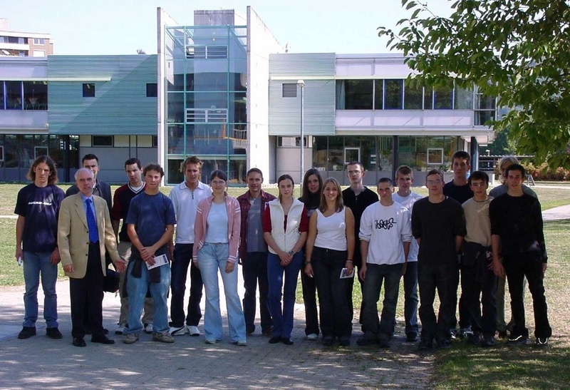 Die Teilnehmer der Schüler-Ingenieur-Akademie mit Prof. Dr. Jürgen Schwager