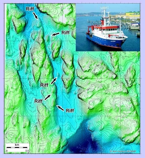Das Expeditionsgelände des Forschungsschiffs Alkor und die untersuchten Riffe. Zwei davon waren bereits bekannt.         Abbildungen: Institut für Paläontologie