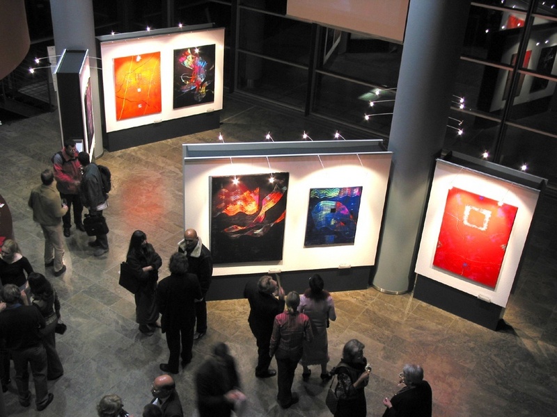 Bilder aus der Ausstellung von Gyjho Frank im Fraunhofer-Haus.