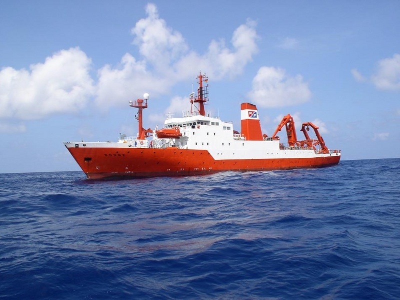 Das Forschungsschiff Sonne erforscht im Golf von Cadiz/Spanien wie Erdbeben entstehen.