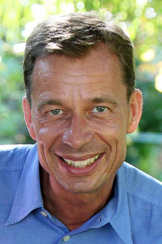 Dr. Lutz van Dijk, Poetik-Professor für Kinder- und Jugendliteratur im Sommersemester 2009 an der Universität Oldenburg. (Foto Privat)