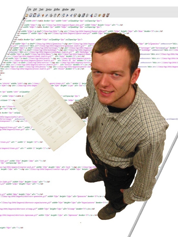 Mit einem mit XML generierten Fragebogen in der Hand bleibt für Diplom-Informatiker Chris Hübsch auch in der HTML-Welt keine Frage mehr offen. (Fotomontage: TU Chemnitz, Steinebach/Hübsch)