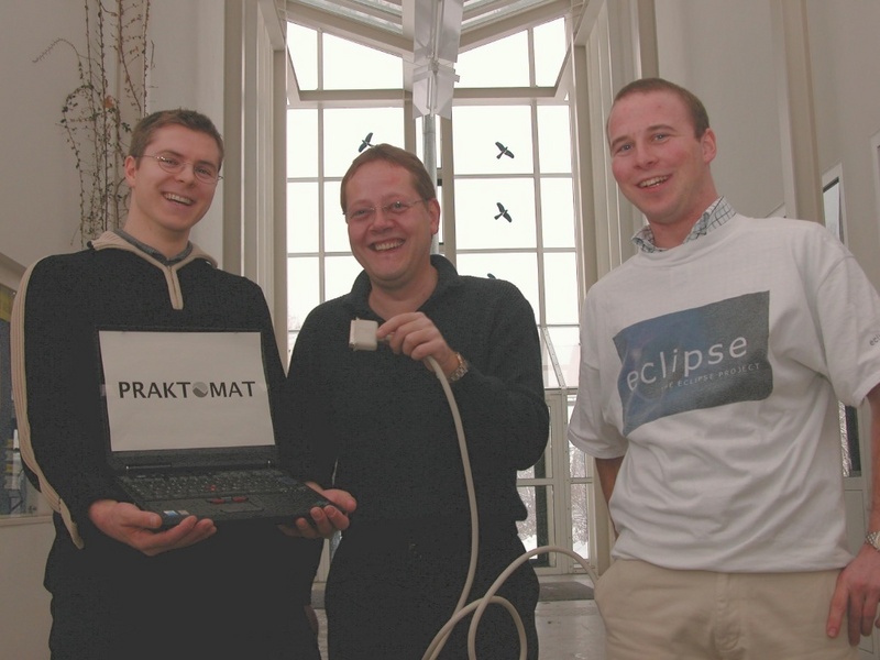 Demonstrieren den "Eclipse-Praktomat-Plug-In" (von links): Dipl.-Inform. Max Störzer, Prof. Dr. Gregor Snelting, Student Christian Schneider