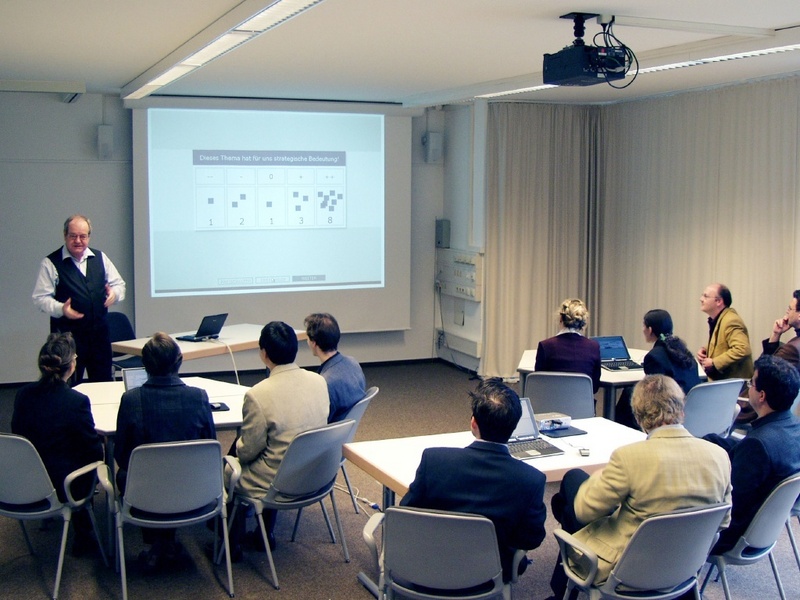 "Digimod" vom Fraunhofer IPSI soll Filzstift und Klebepunkte in moderierten Workshops überflüssig machen. Die Software wird auf der Learntec in einer Vorversion gezeigt.