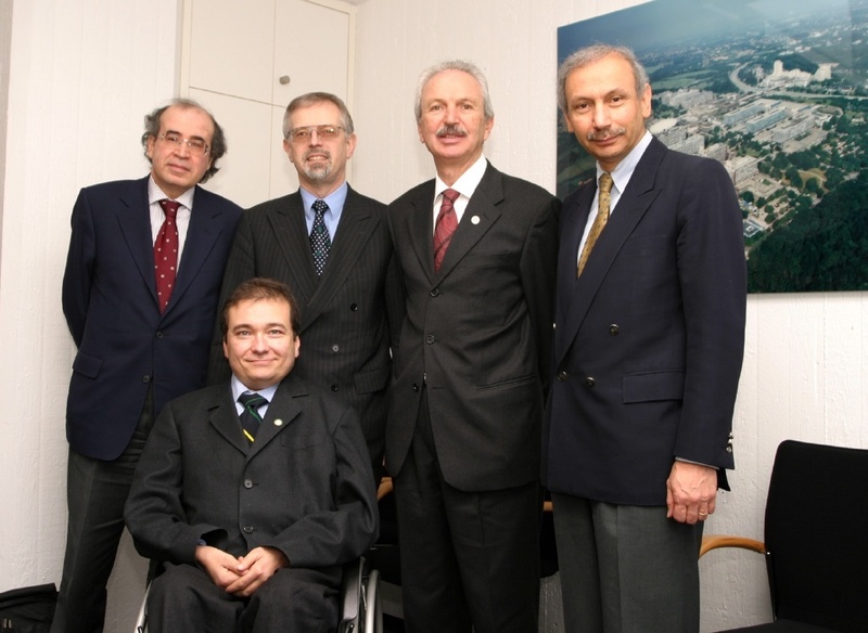 Am 27.2. in der RUB (v. l.): Prof. Dr. Tankut Centel, Prof. Dr. Onur Güntürkün (RUB), Prof. Dr. Gerhard Wager (RUB), Prof. Dr. Kemal Alemdaroglu, Prof. Dr. Mehmet Sükrü Tekbas