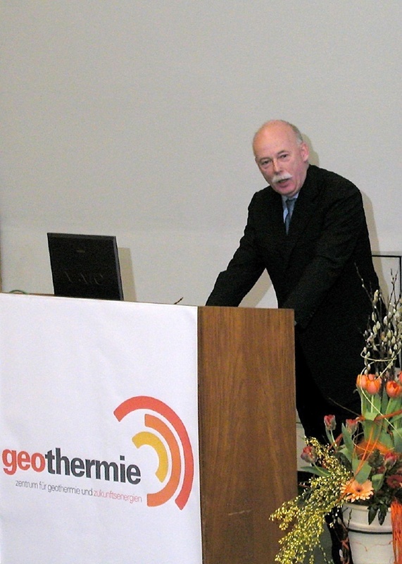 Staatssekretär Adamowitsch begrüßte die Eröffnung des Zentrums für Geothermie und Zukunftsenergien an der Fachhochschule Bochum.