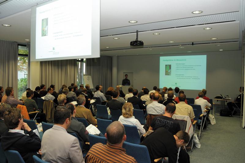 Blick in den Veranstaltungsraum des Fraunhofer Vision Technologietags 2008 in Magdeburg 