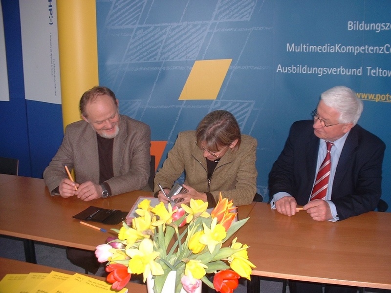 Prof. Dr. Rainer Janisch, Präsident der FH Brandenburg, Prof. Dr. Helene Kleine, Rektorin der FH Potsdam und Peter Egenter, Hauptgeschäftsführer der IHK Potsdam (v.l.n.r.)