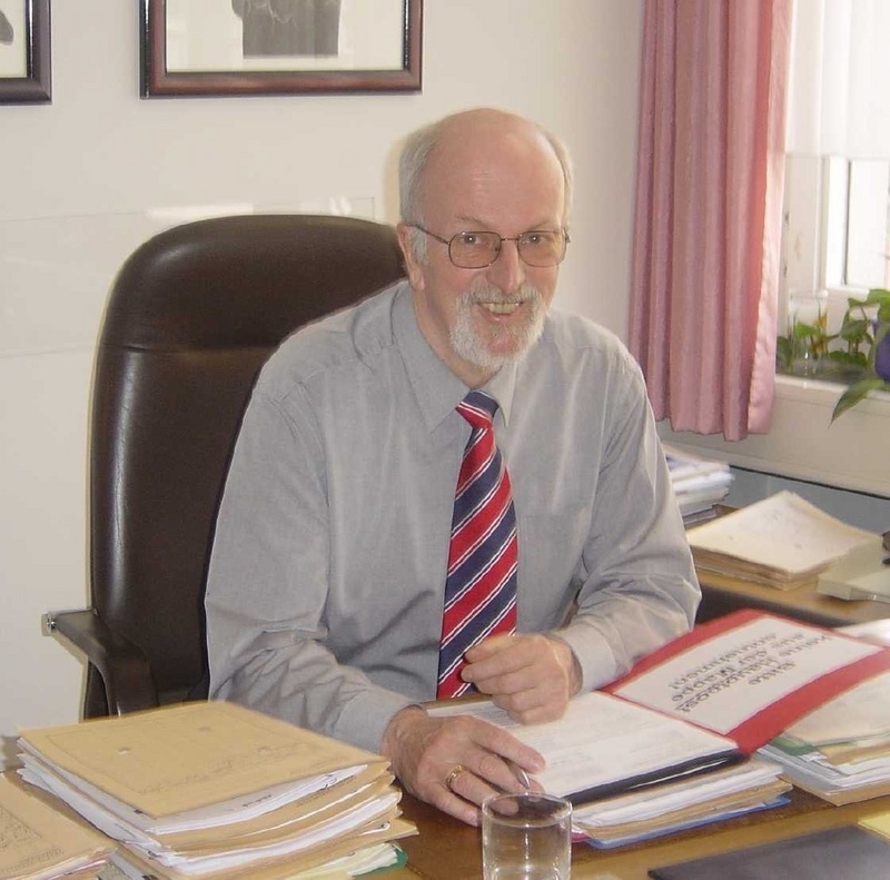 Abschied: Dr. Henning Hofmeister verlässt nach 23 Dienstjahren die Georg-Simon-Ohm-Fachhochschule
