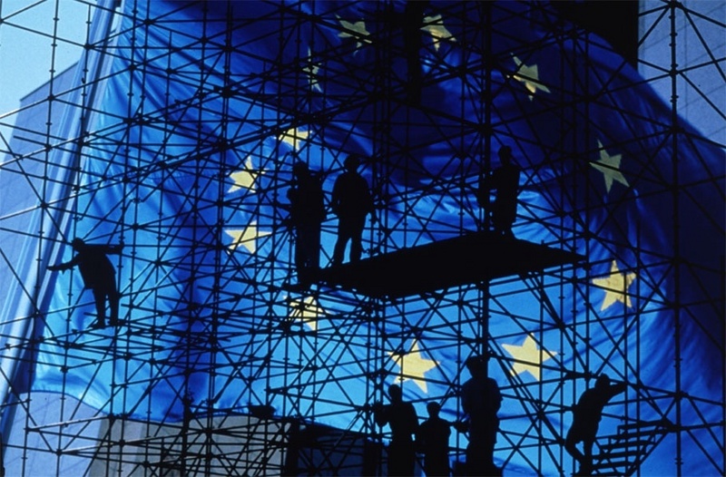 Das Europäische Haus wird am 1. Mai 2004 größer: Sieben von zehn Deutschen erklären sich mit der EU-Osterweiterung einverstanden. Foto: European Commission Audiovisual Library