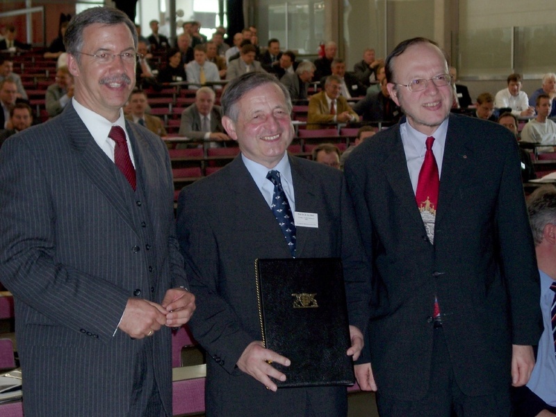 Wirtschaftsminister Dr. Walter Döring, Prof. Dr. Dr. Friedrich Klein und Rektor Prof. Dr. Ekbert Hering (vlnr).